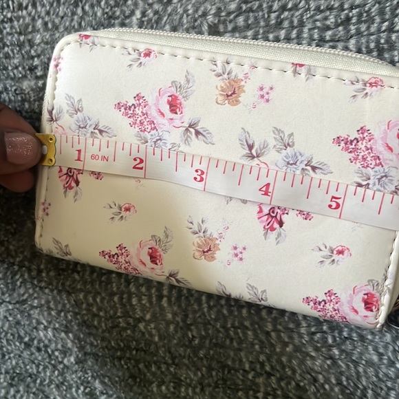 COPY - New w/ Tag Floral Wallet - Picture 5 of 6